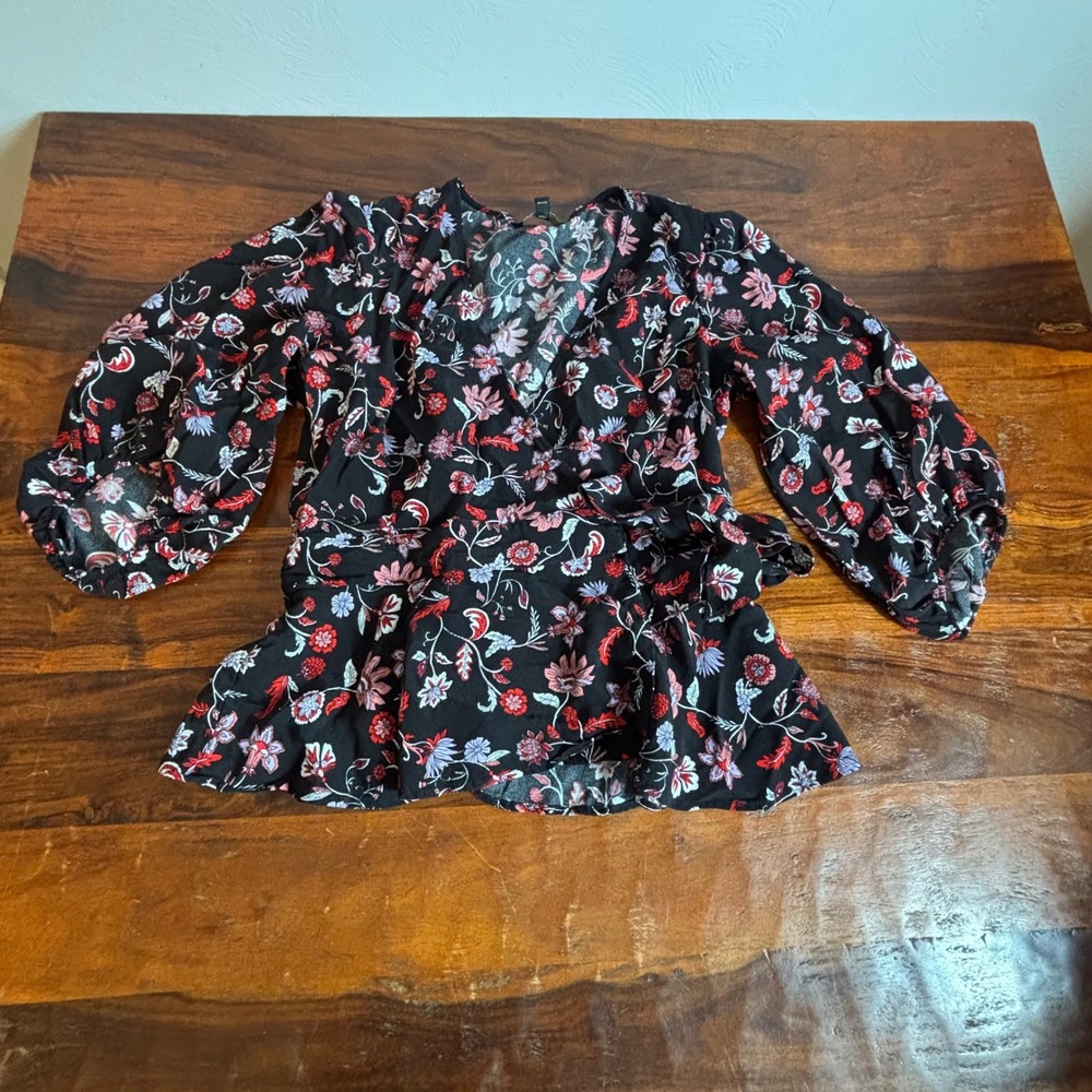 Banana Republic Womens Black Floral Wrap Peplum Top Puff Sleeve‎ Small